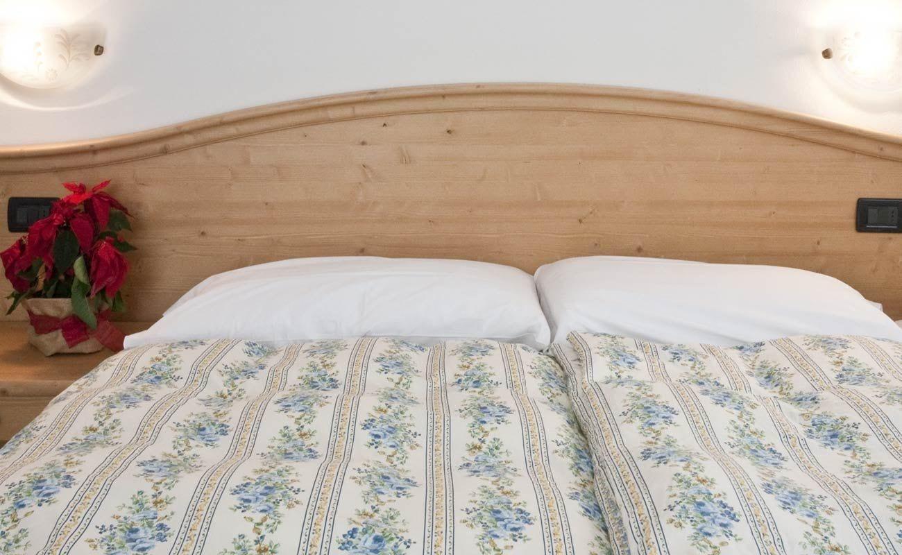 Gaia Residence Hotel Mezzana Kültér fotó