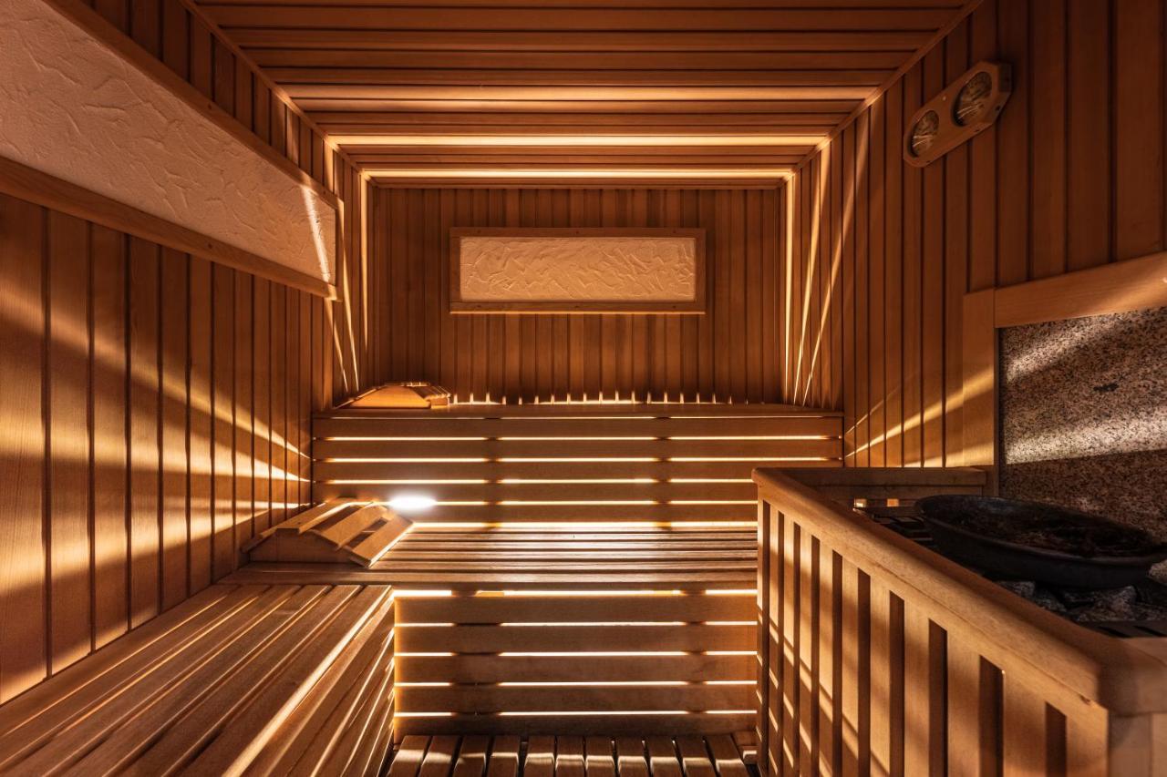 Gaia Residence Hotel Mezzana Kültér fotó