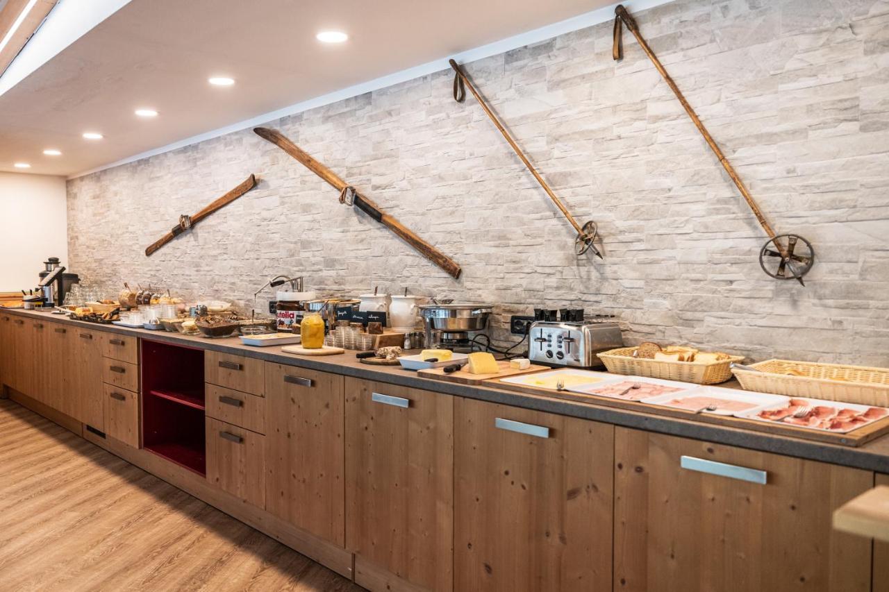 Gaia Residence Hotel Mezzana Kültér fotó