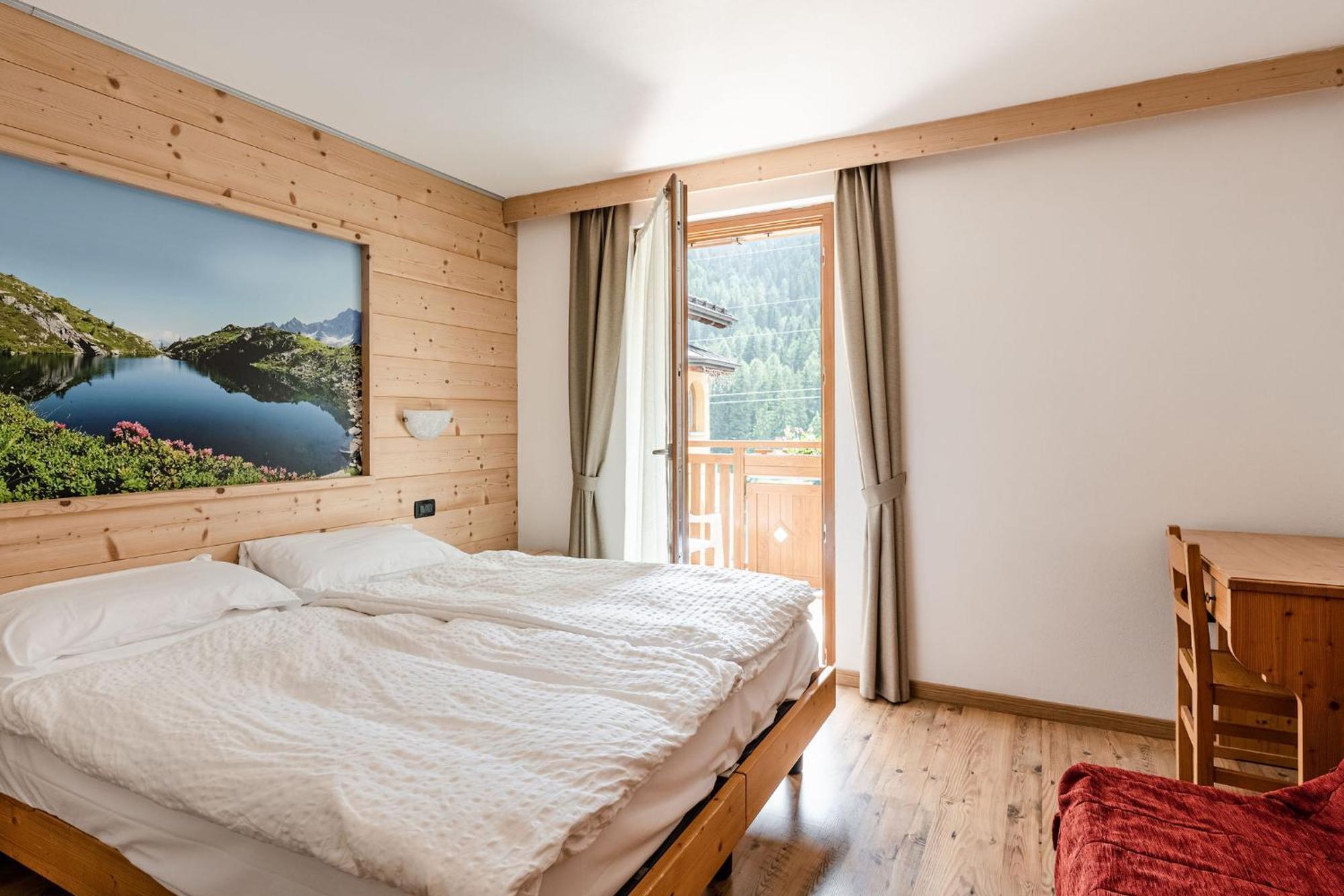 Gaia Residence Hotel Mezzana Kültér fotó