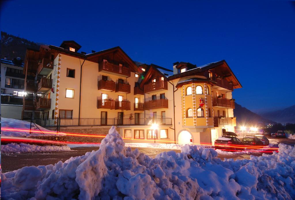 Gaia Residence Hotel Mezzana Kültér fotó